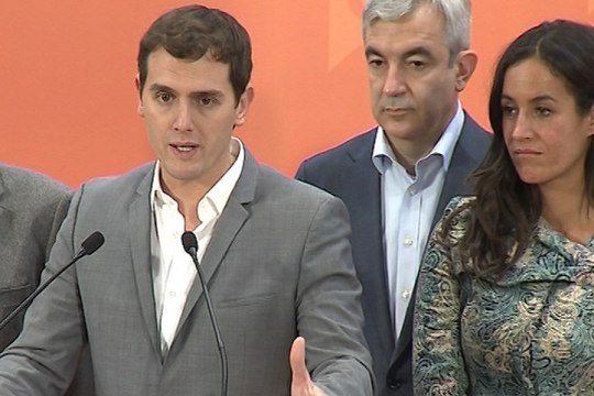 Rivera pide al PSOE que mueva ficha tras 20D