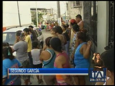 Incendio de un barco carguero alarmó a los habitantes del Guasmo