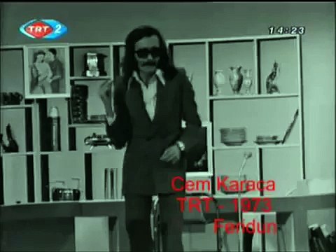 Cem Karaca - Namus Belası [ turkcerock.net]