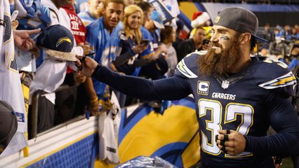 Chargers Eric Weddle Signs Autographs Post Game, Lays Down on 50 Yard Line At Qualcomm Stadium