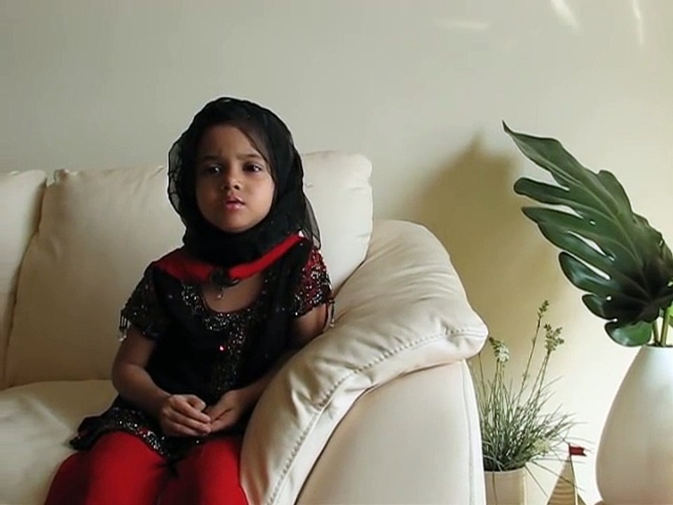 4 year Maryam Masud Laam recites Surat Al-Mulk Watch this video & learn from this video