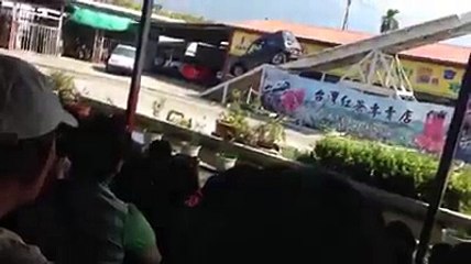 ابداع قيادة سيارات جيب فوق مراجيح الصين القيادة