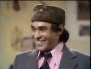 Pakistani guy learning english . Very funny
