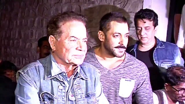 Bollywood Now - Salman Khan rides in auto rickshaw