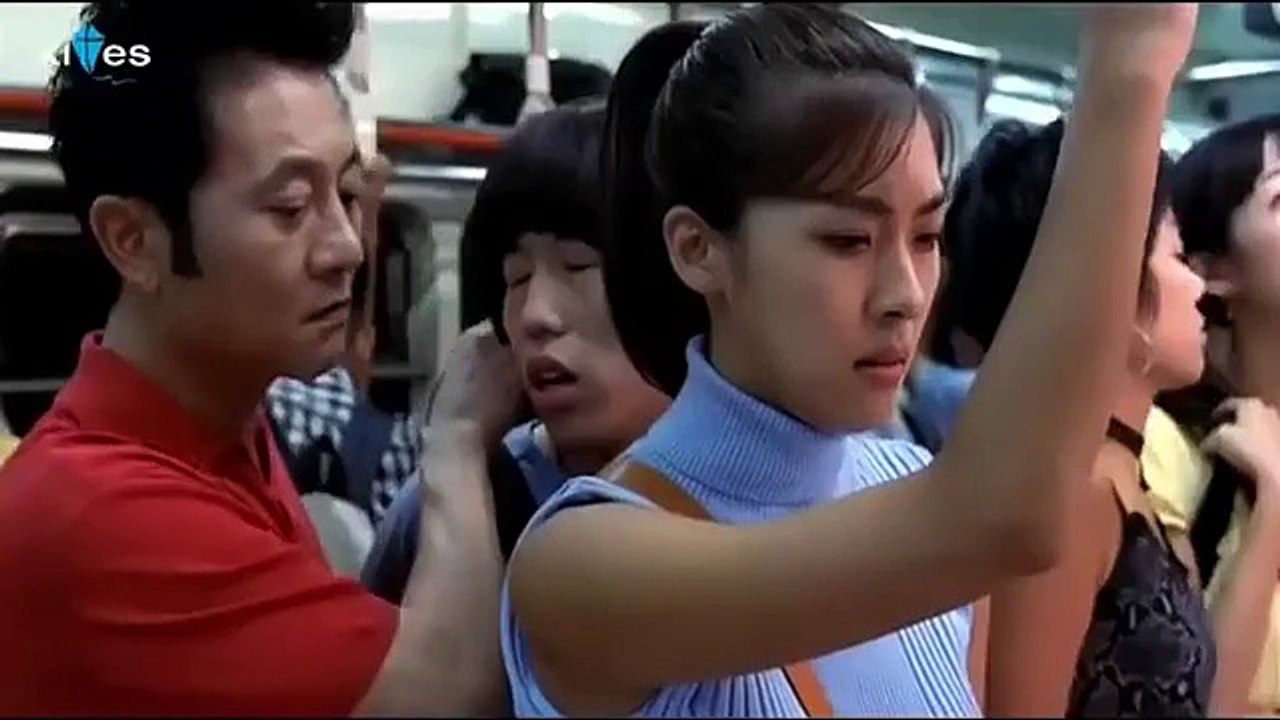 Sàm sỡ gái trên tàu điện ngầm trúng ngay cao thủ