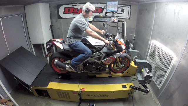 2015 Aprilia Tuono V4 1100 Factory DYNO RUN VIDEO