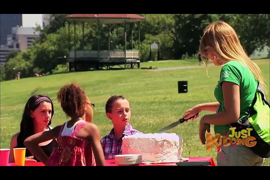 Cat in a Cake - Just Kidding - Just For Laughs Gags