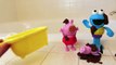 DisneyCarToys Peppa Pig Muddy Puddles Bathtime Peppa Color Change Pig Play-Doh Mud Cookie Monster