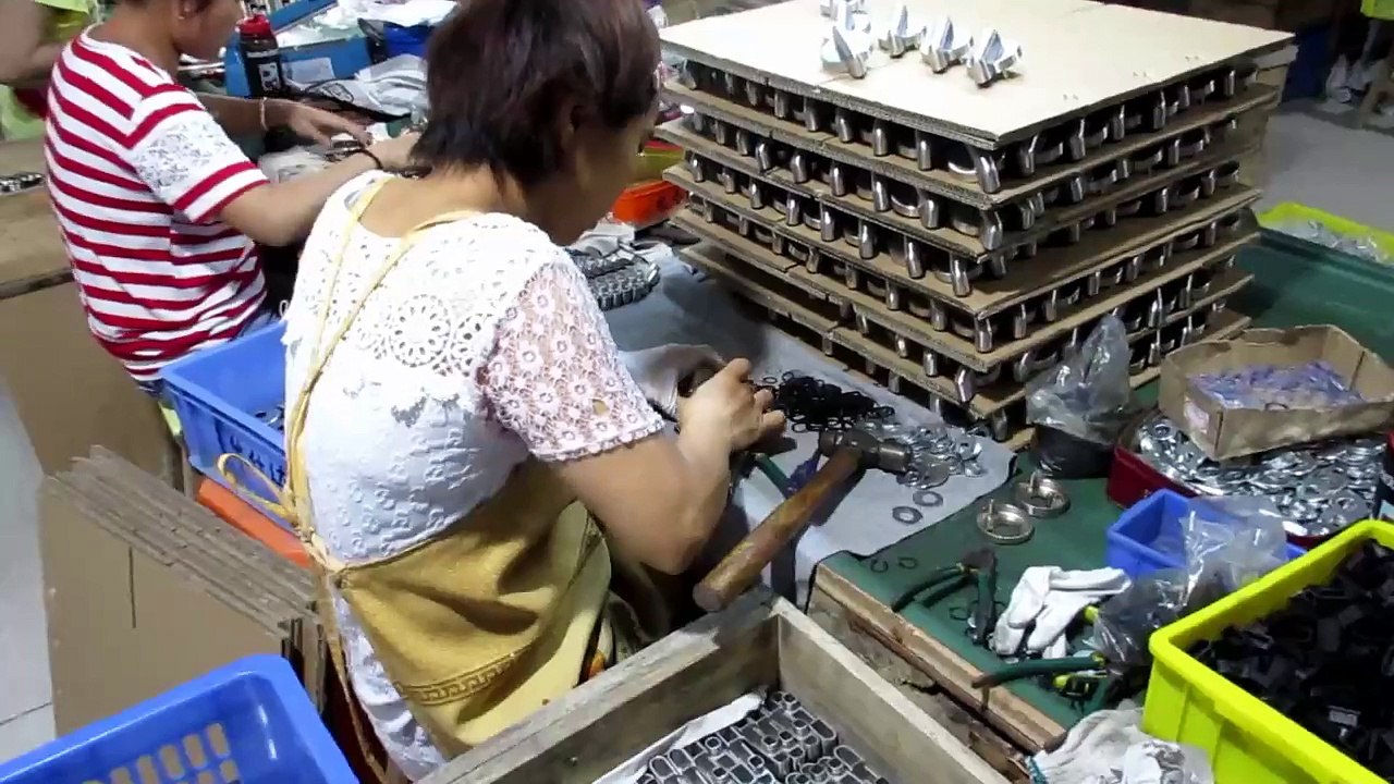 Door Hardware - China: Sanitary Cabins Hardware / Production 9