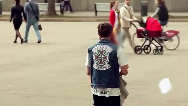 Нудистка. В конце сюрприз для урода - Деньги решают всё