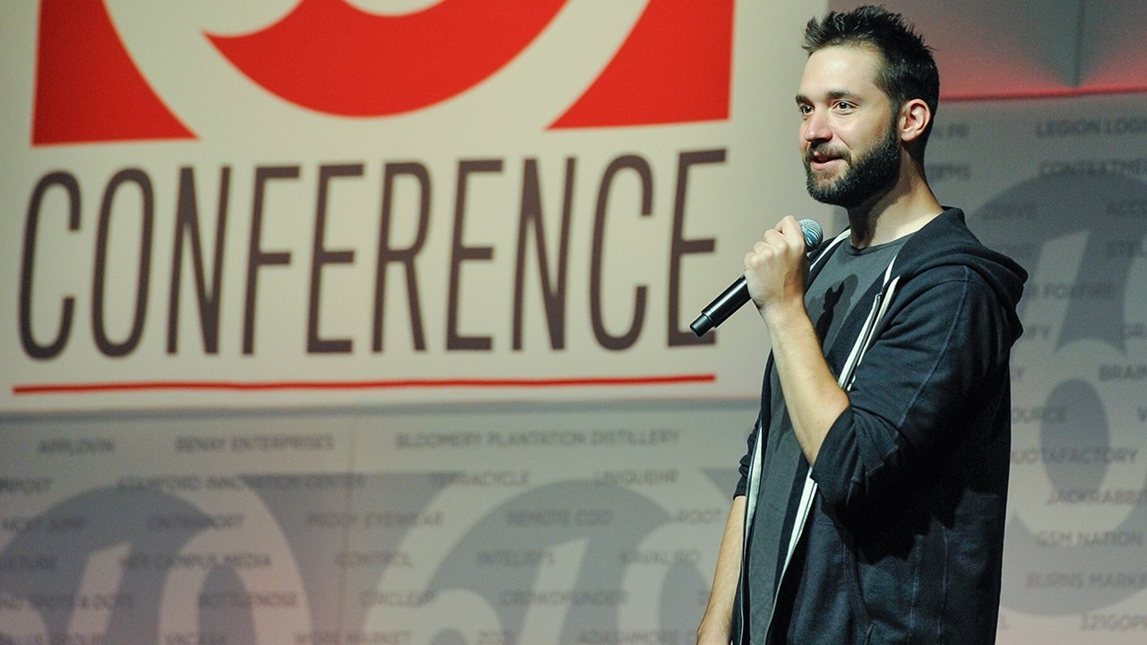 What Reddit Co-Founder Alexis Ohanian Learned From Working at Pizza Hut