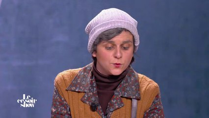 Laura Domenge retrouvera-t-elle sa sextape ? - Le Ce Soir Show du 22/12 - CANAL+