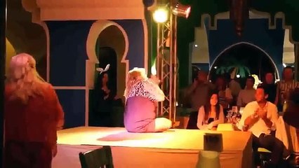 Пьяные женщины мочат