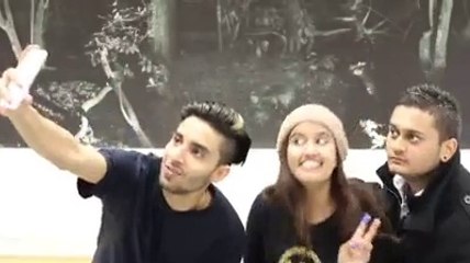 how girls take selfie/ funny video