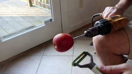 Peeling an apple. The Chinese way ! | How to peel an apple with a knife