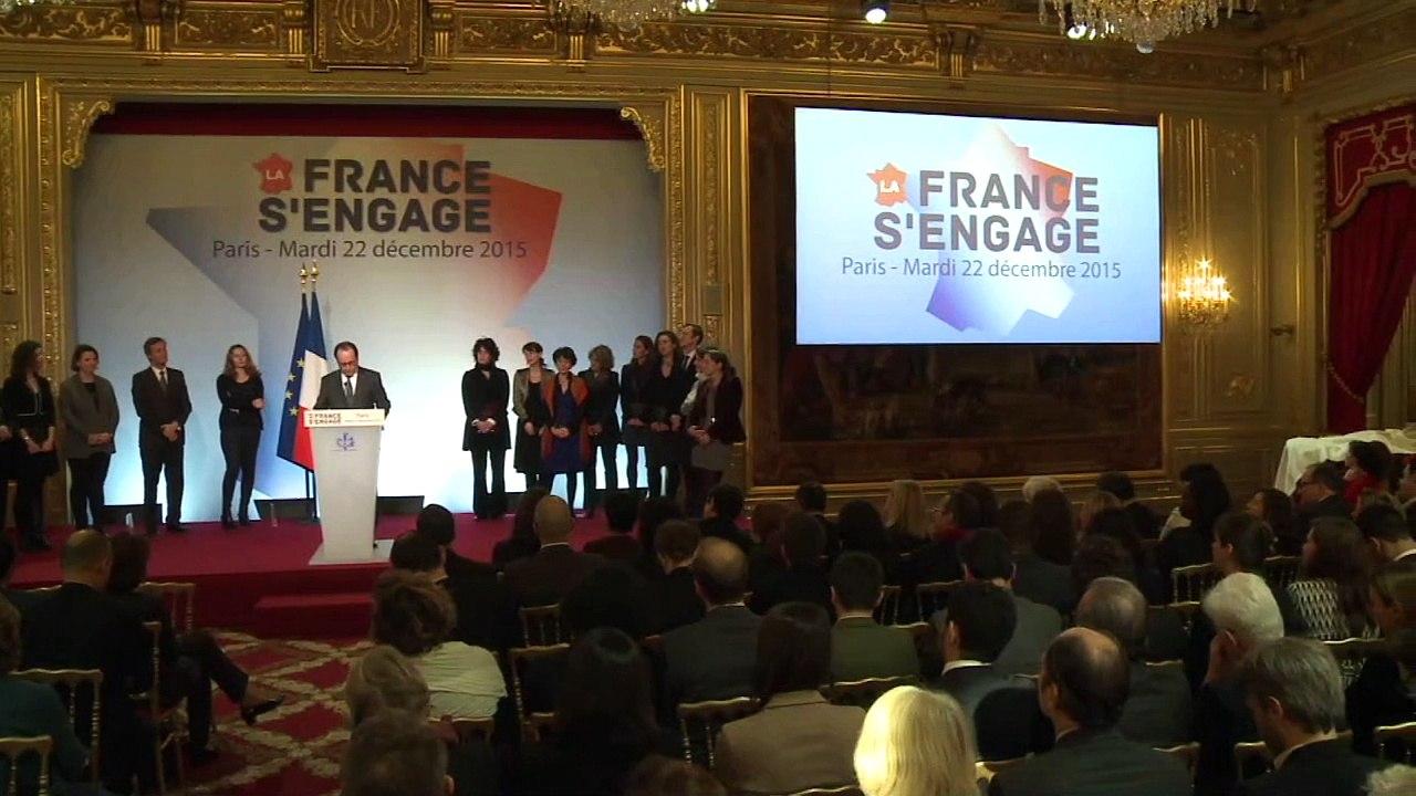 Hollande remet les prix des lauréats de "La Fra...