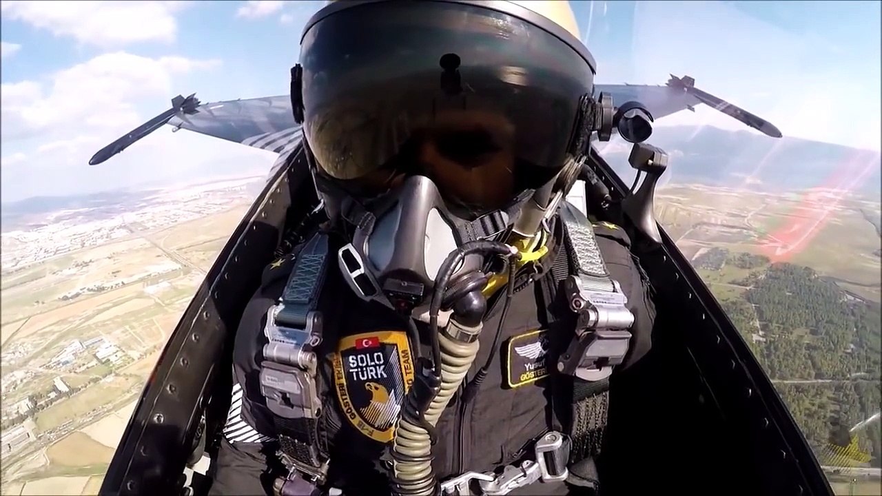 SOLO TÜRK F-16 HAVADA HARMANDALI OYNUYOR