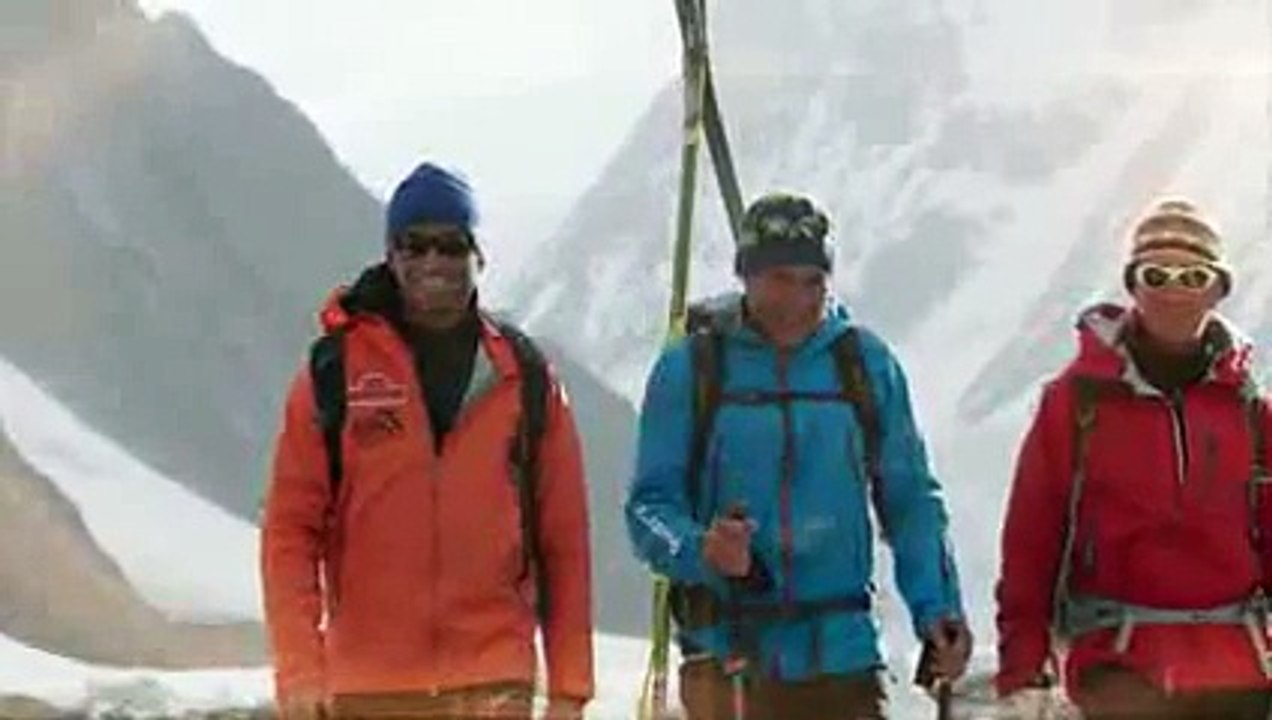 Mercedes-Benz TV - Adventure travel with the G-Class and Mike Horn – Part 20.