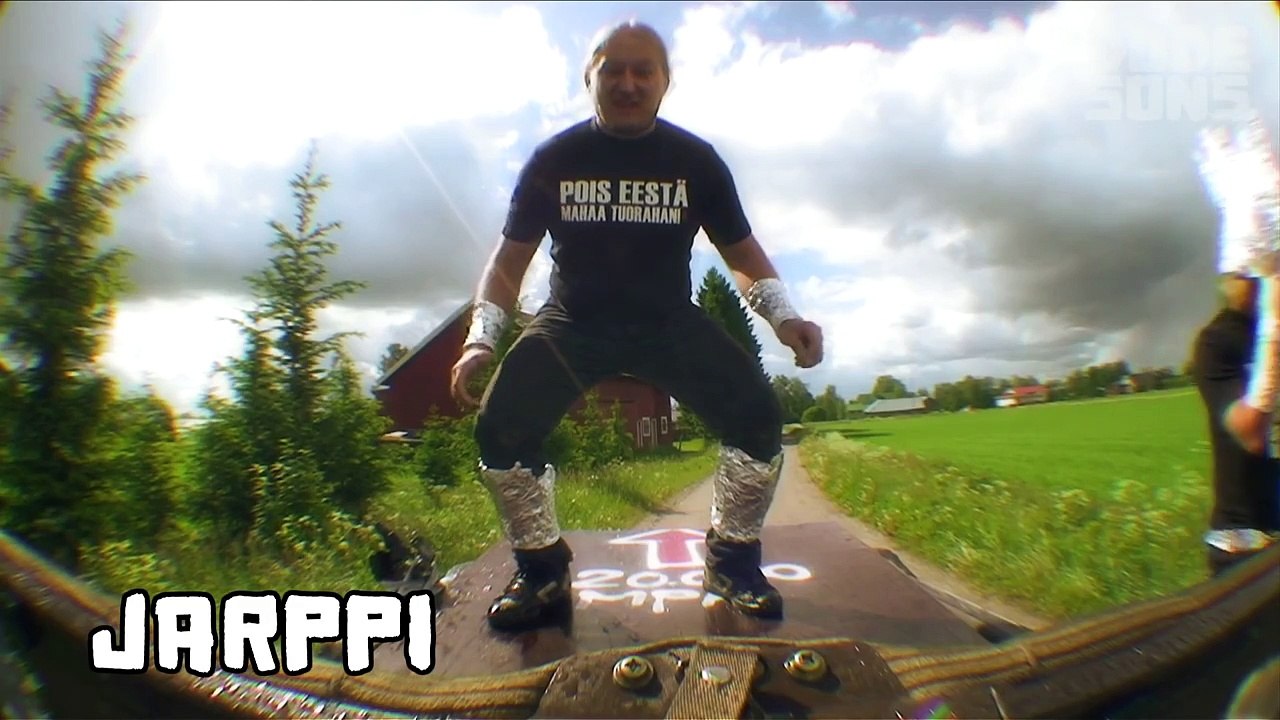 Foncer en voiture contre un mur sans ceinture