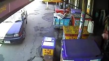 Une femme a failli se faire tuer par une roue