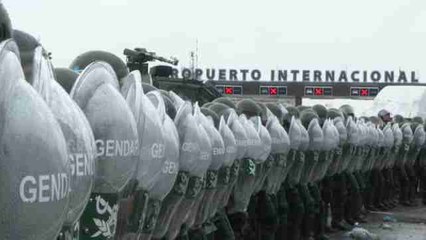 La policía desaloja a los manifestantes del aeropuerto argentino de Ezeiza