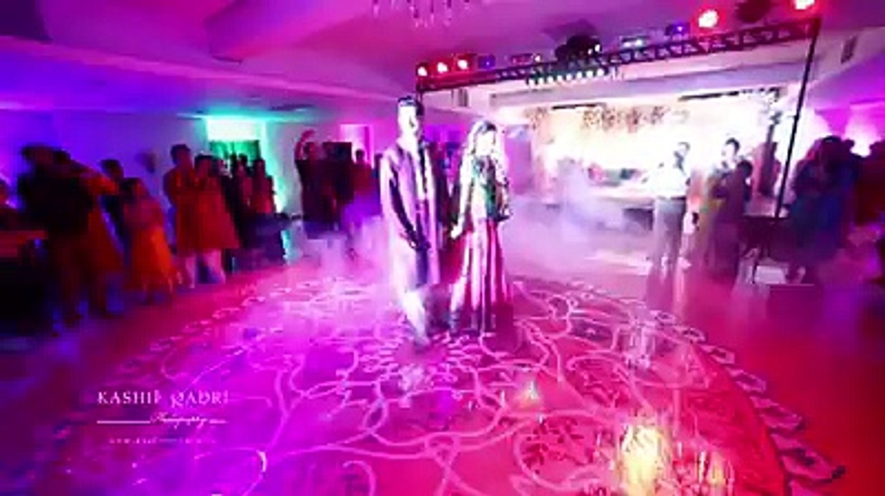 Ayeza & Danish Mehndi Entrance Dance HD