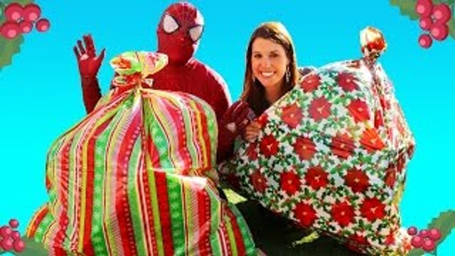 GIANT SURPRISE TOYS CHRISTMAS BAGS! Balloons, Blind Bags, Cars Toys & Barbie DisneyCarToys