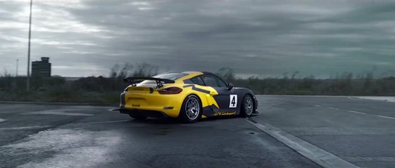 The new Cayman GT4 Clubsport: Runway