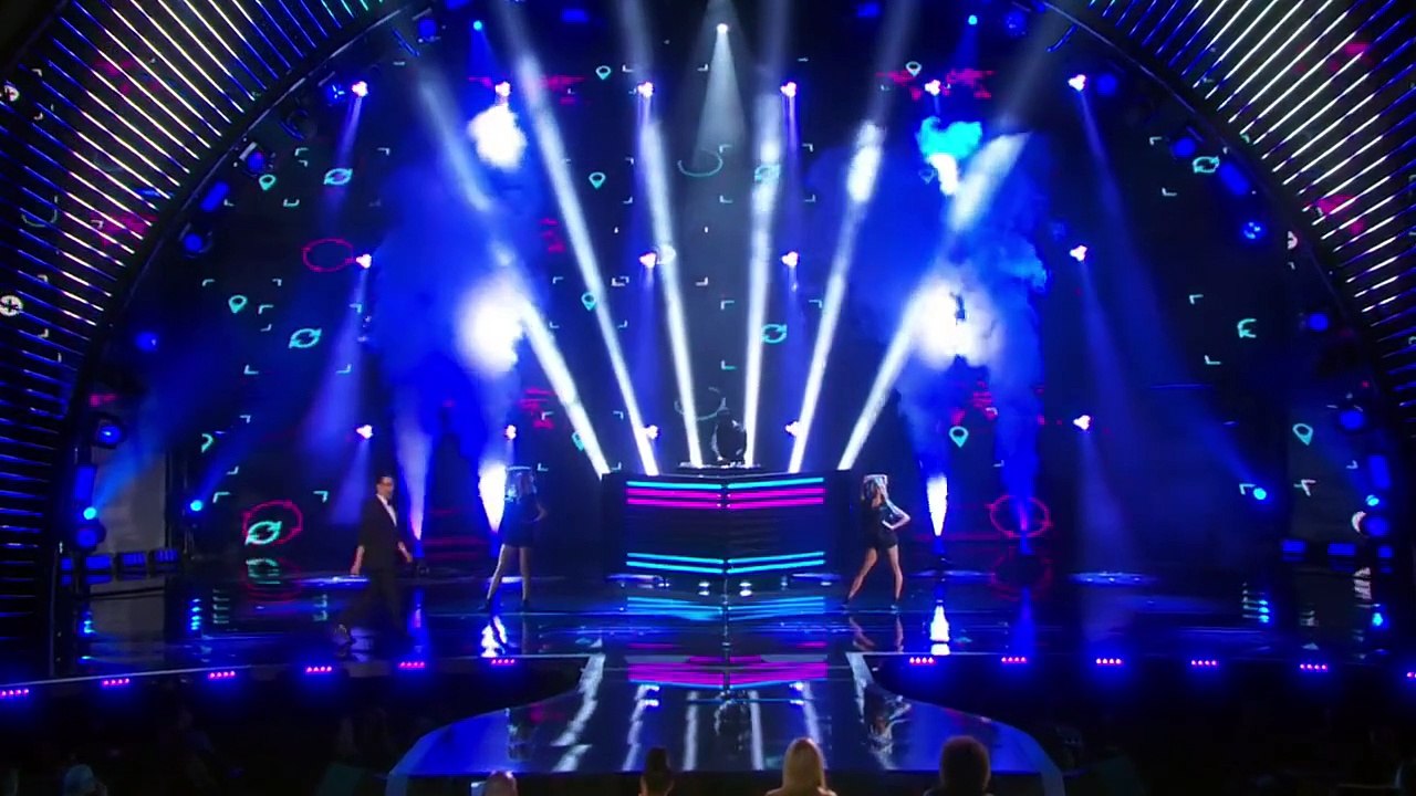 Americas Got Talent 2015 S10E25 Finals Derek Hughes Comedic Magician Full Video