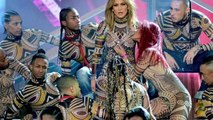 Nicki Minaj throws serious shade at Jennifer Lopez during AMAs opening medley