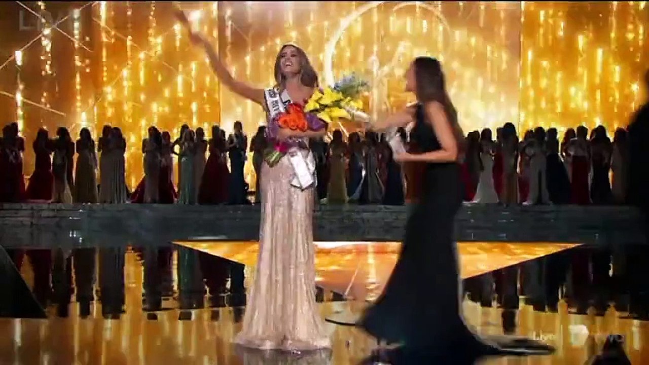 BREAKING Miss Universe Colombia contestant Ariadna Gutierrez mistakenly announced as the winner of Miss Universe.
