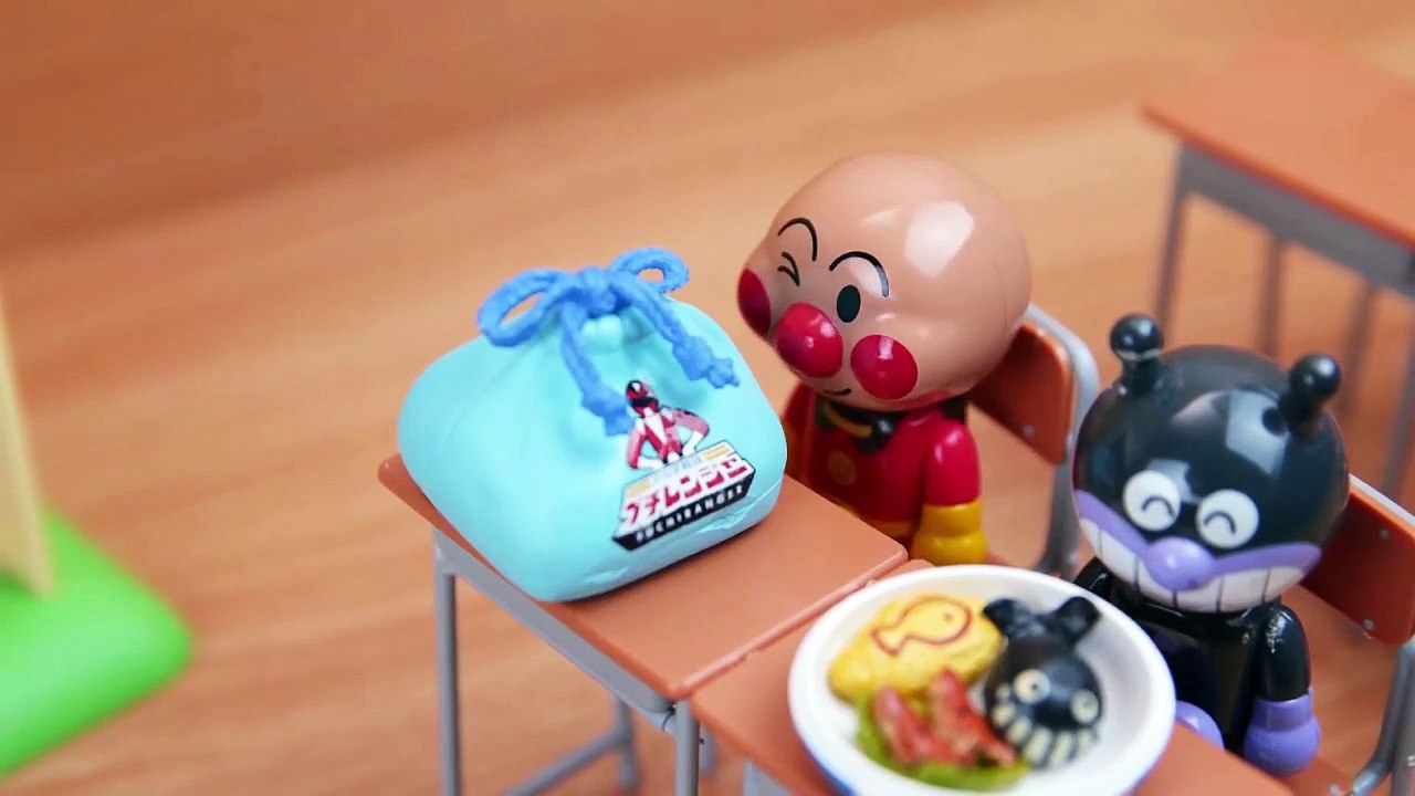 アンパンマンストップモーション　学校でお弁当 Stop motion theatre Baikinman’s Lunchtime Catastrophe