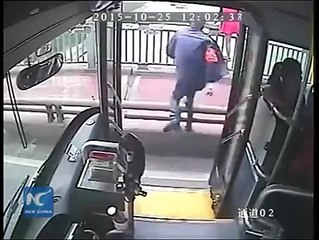 মারাত্মক আত্মহত্যার হাত থেকে বেচে গেলো