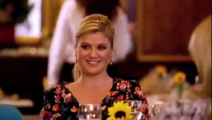 kelly Clarkson's Cautionary Christmas Music Tale - Video Replay TV - Wat.tv
