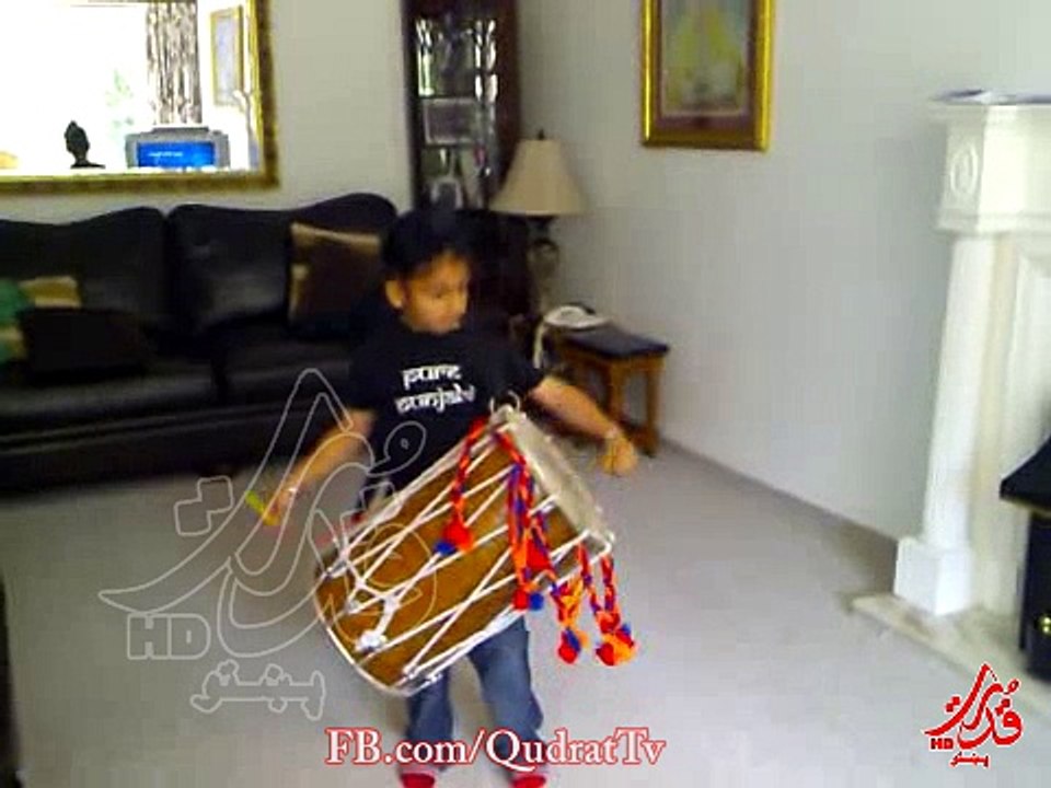 Kharan playing dhol to chabi song -