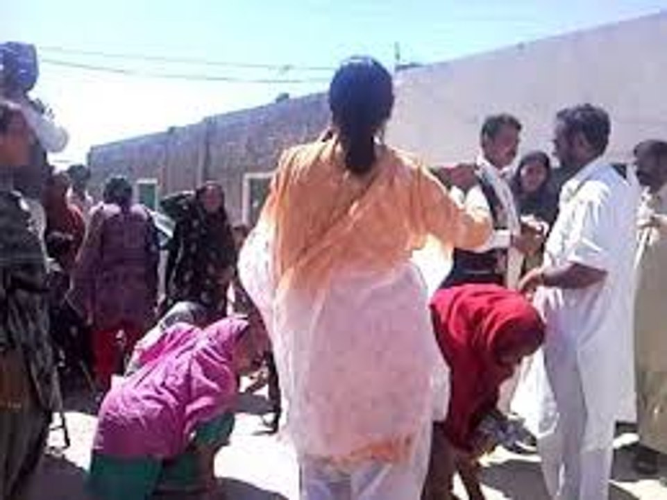 New Funny shadi mujra amaizing dance