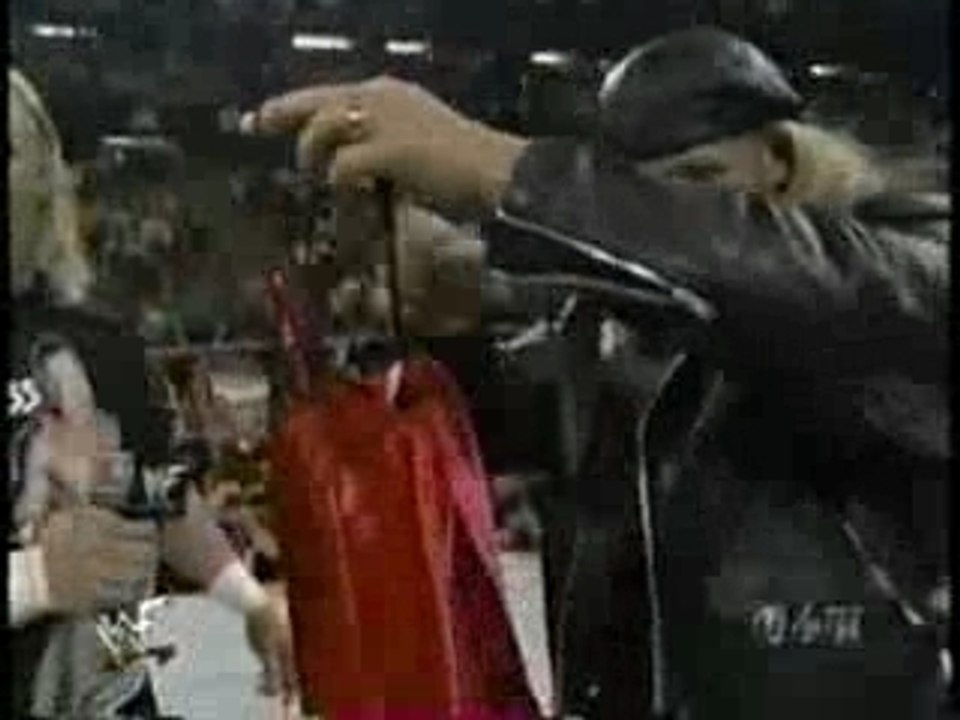 Dx gives triple h presentes