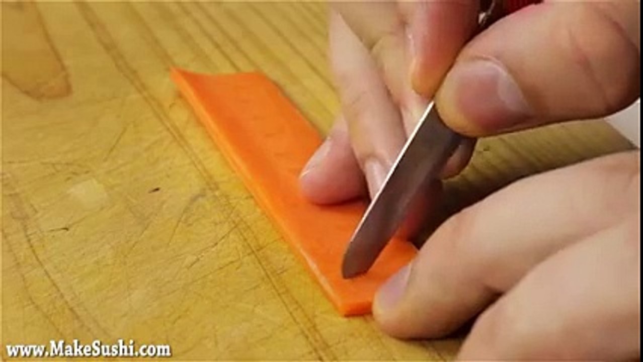CARROT CHAIN GARNISH