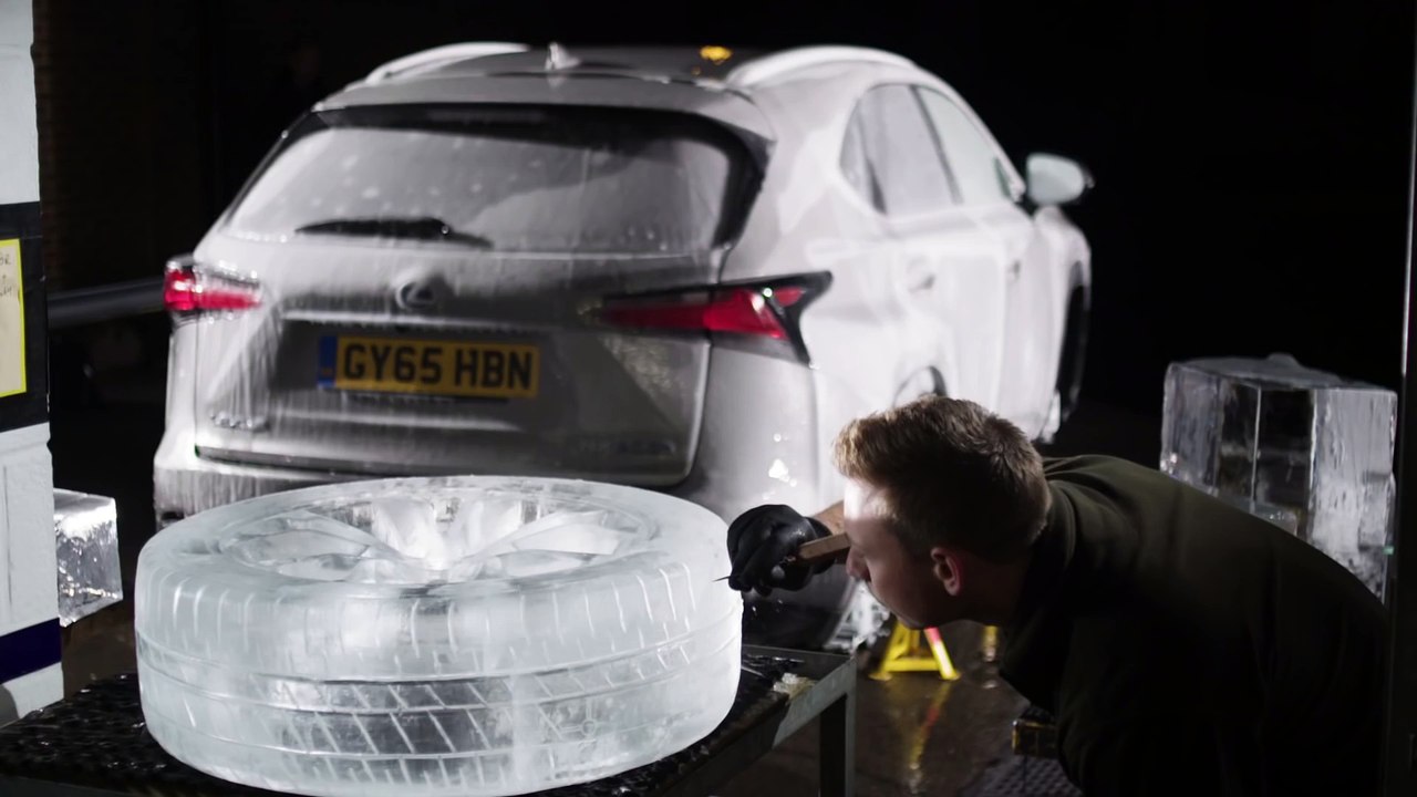Concept car Lexus avec des roues faites en glace