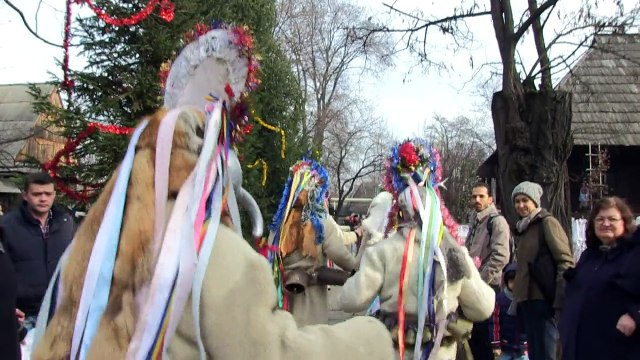 Roumanie : chants et masques pour chasser les mauvais esprits