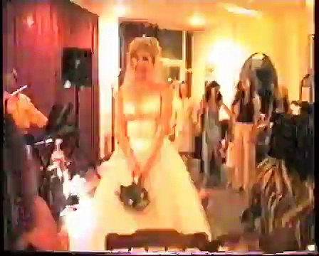 Невеста бросила букет! НЕВЕРОЯТНО КТО ЕГО ПОЙМАЛ)))