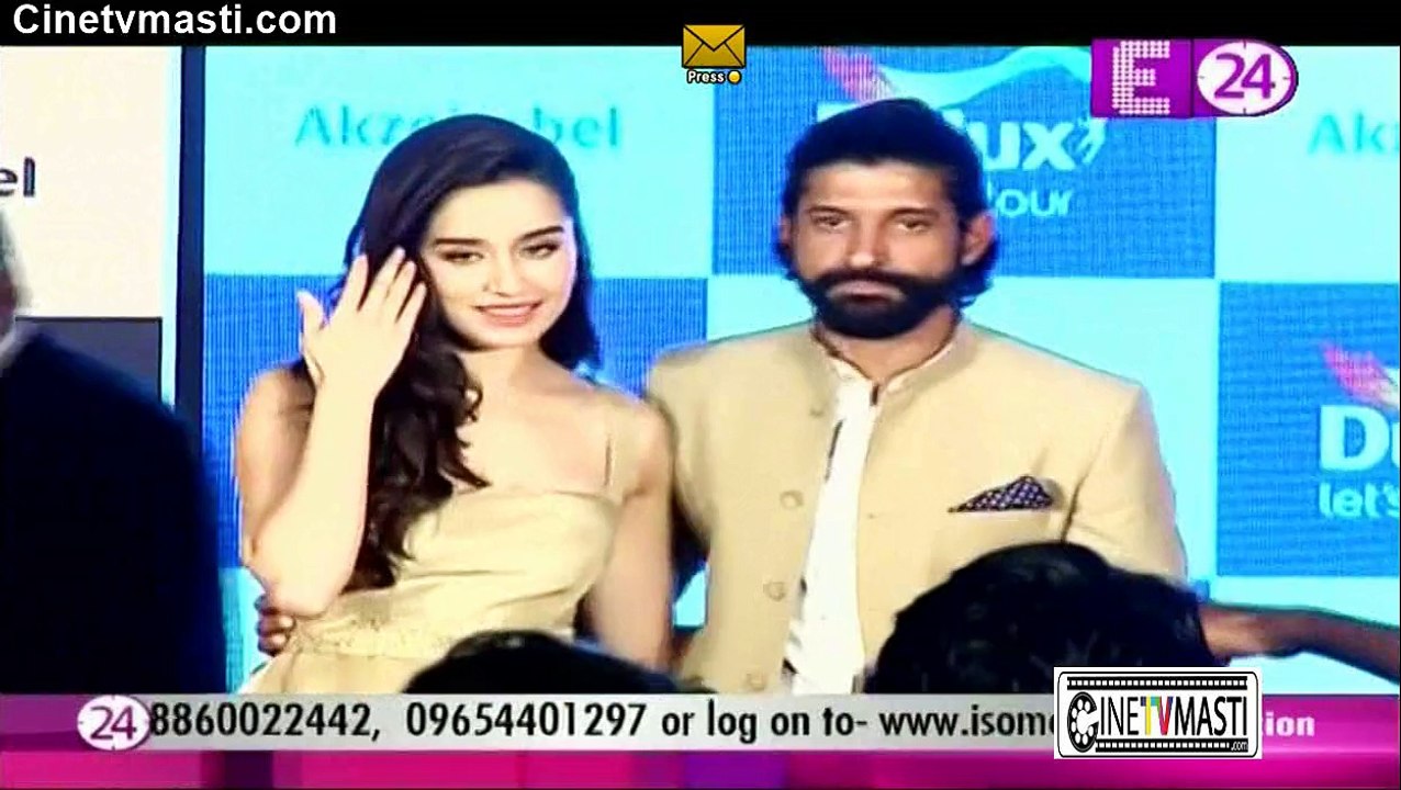 Farhan-Shraddha Croon A Duet  23rd December 2015  Cinetvmasti.com