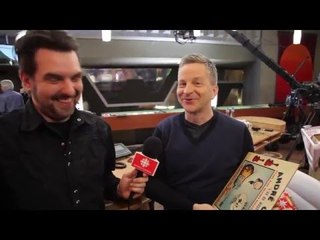 MC Gilles surprend André Robitaille avec son cadeau
