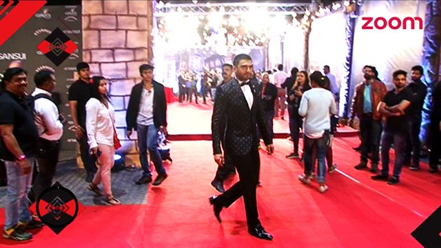 Deepika Padukone chops off Ranveer Singh's moustache - Bollywood News - #TMT