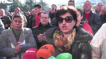 Protesta e punëtorëve në Balls - Top Channel Albania - News - Lajme