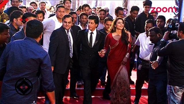 Shah Rukh Khan takes Amitabh Bachchan's blessings - Bollywood News - #TMT