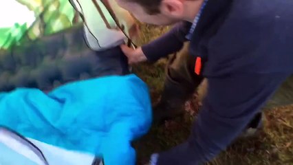 Blague du réveil au milieu d'un lac