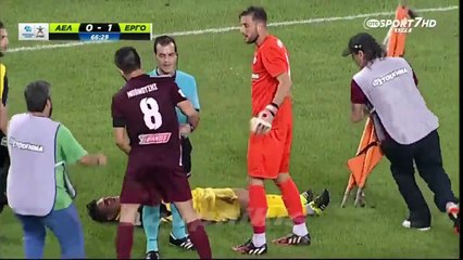 Sakatlanan Futbolcu Sedye İle Nasıl Taşınmaz