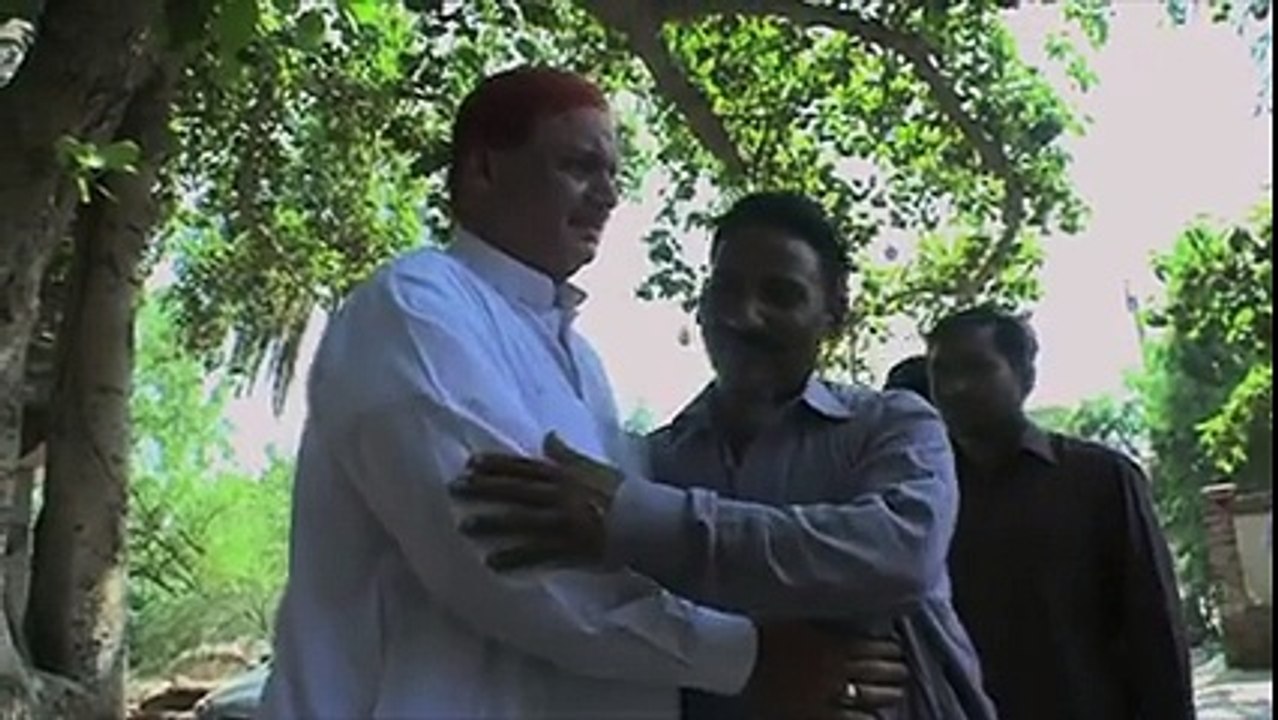 Pakistani poor peoples useing for strike