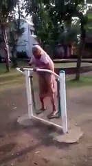 Old lady think like children